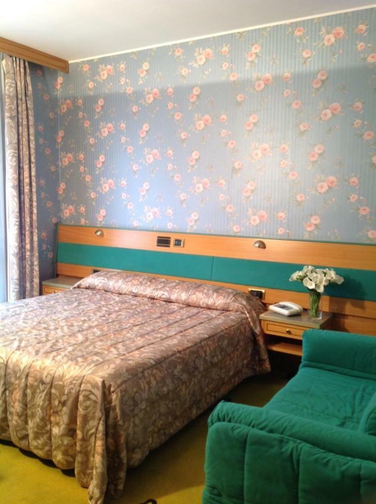 Hotel Ristorante Громо Екстериор снимка